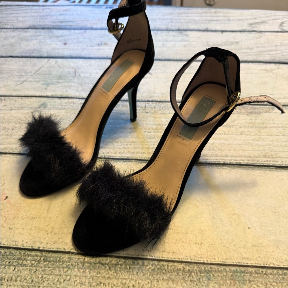 Betsy Johnson cocktail formal black velvet faux fur open toe high heels. 8.5 - Picture 3 of 10